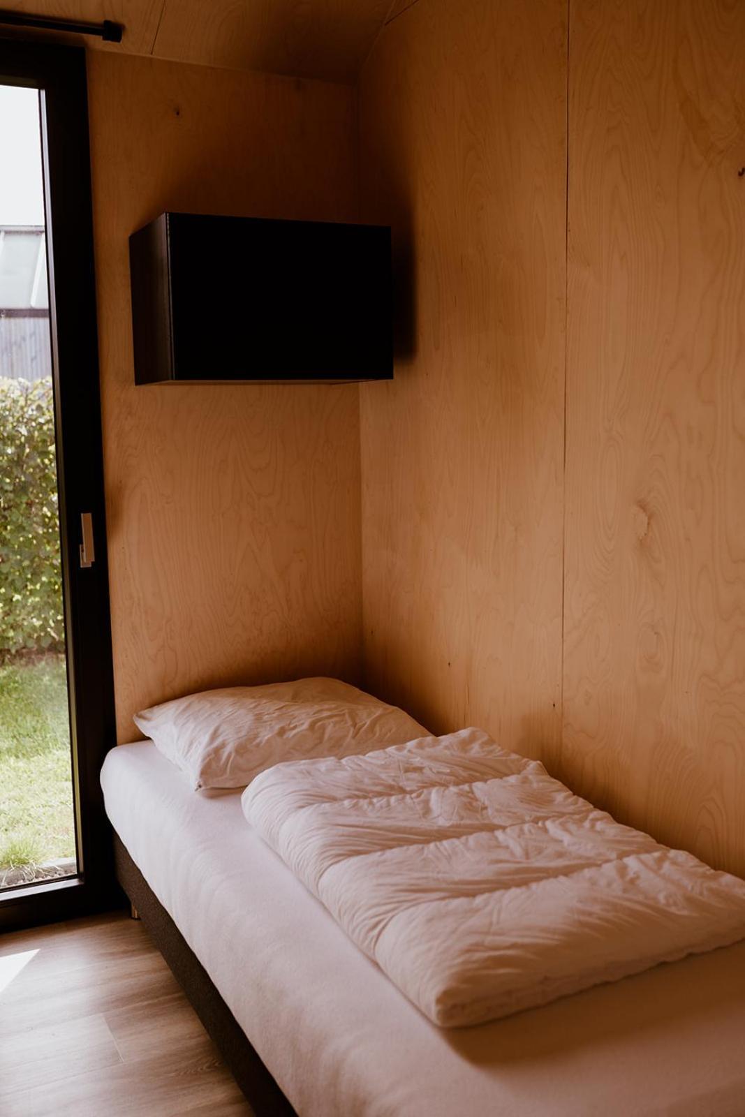 Tiny House Xxl Hotel Bant Екстериор снимка