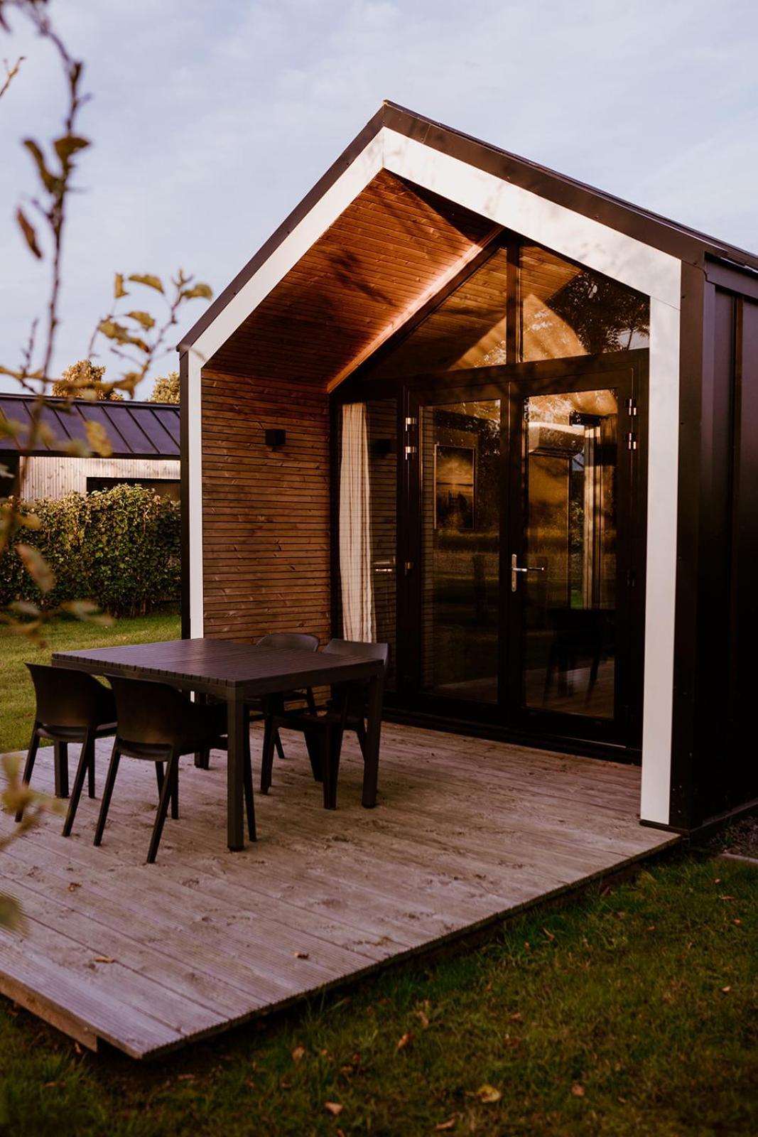 Tiny House Xxl Hotel Bant Екстериор снимка